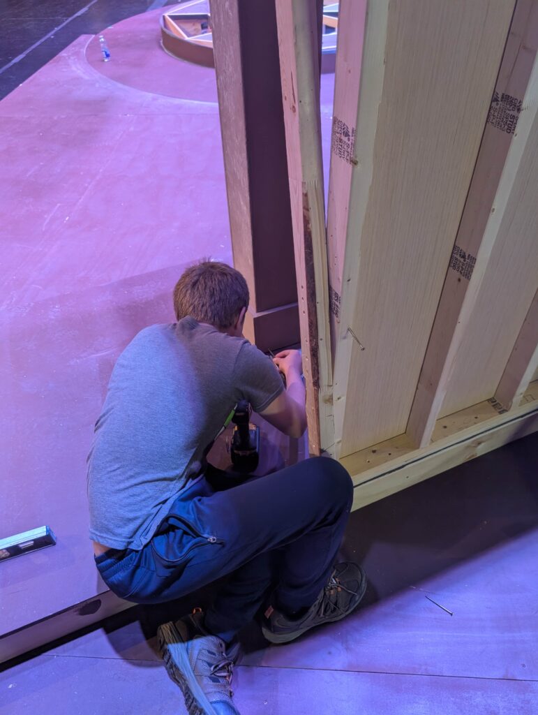 Fastening the support pillars.